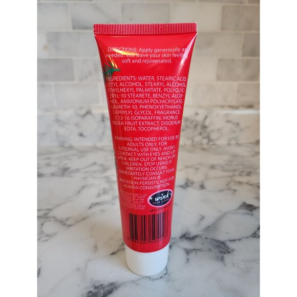 Winter Berry Hand & Body Lotion 5 Fl Oz Moisturizing Cream With Festive Design B - Picture 2 of 4